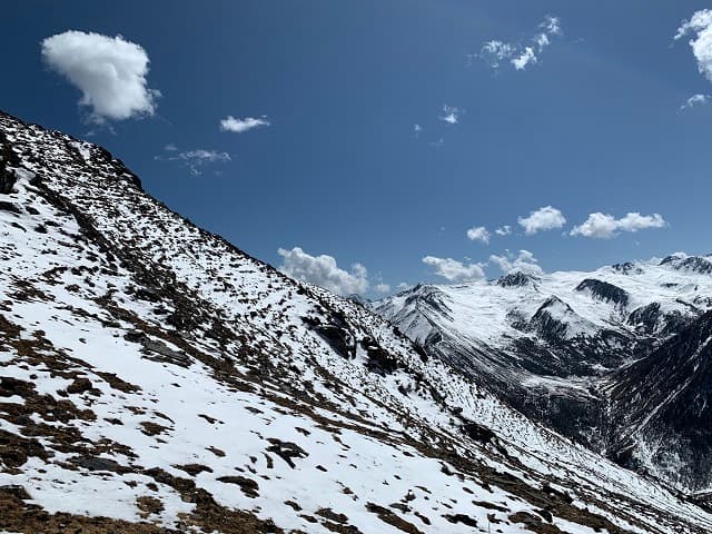 Balang Mountain, Wolong Natural Reserve, Sichuan Province, China 